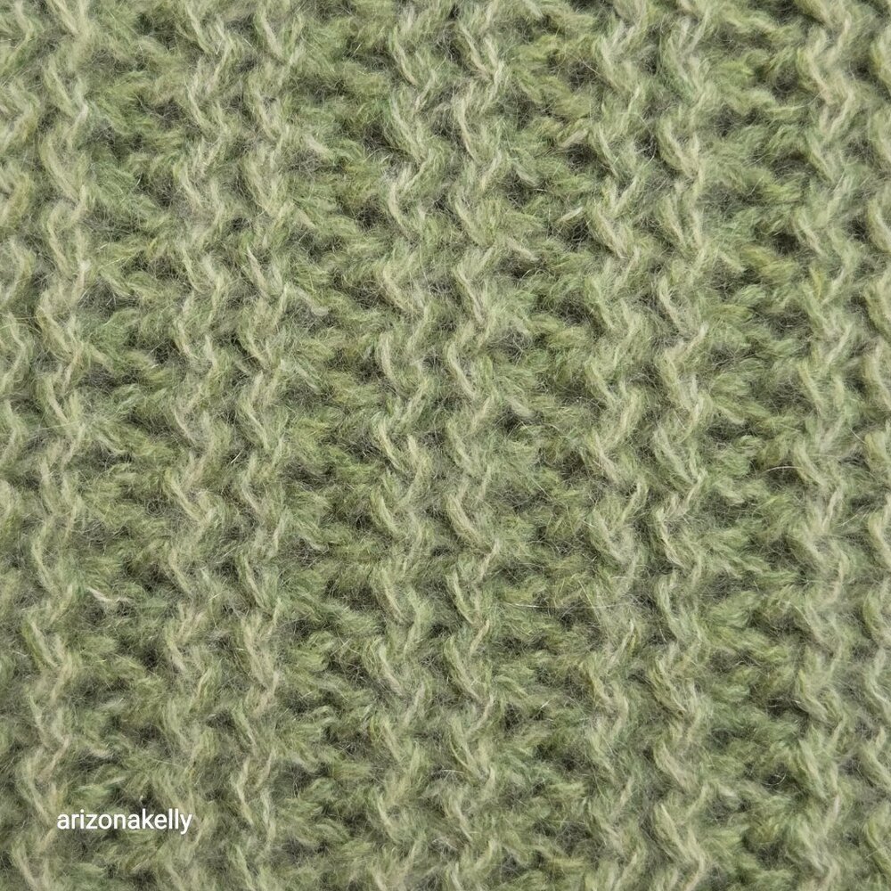 Castlerig Cashmere Green Knit Scarf *TINY REPAIRED HOLE* - Picture 11 of 12